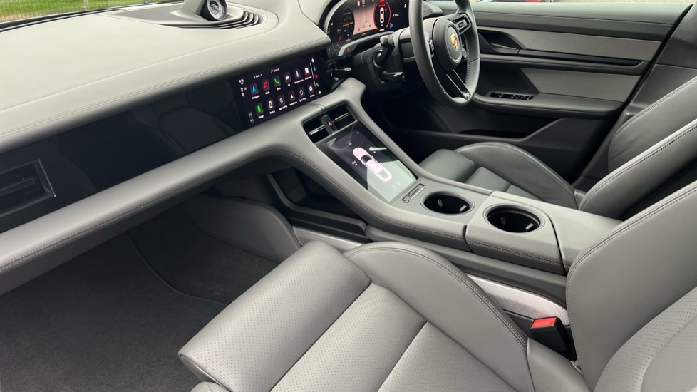 Used Porsche Taycan 2023 for sale - 76871571: Photo 10