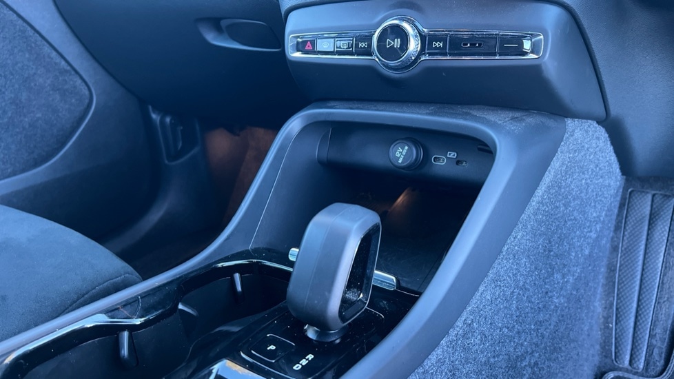 Used Volvo XC40 2024 for sale - 76872700: Photo 14