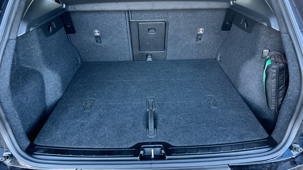 Used Volvo XC40 2024 for sale - 76872700: Photo 17