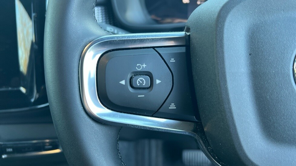 Used Volvo XC40 2024 for sale - 76872700: Photo 18