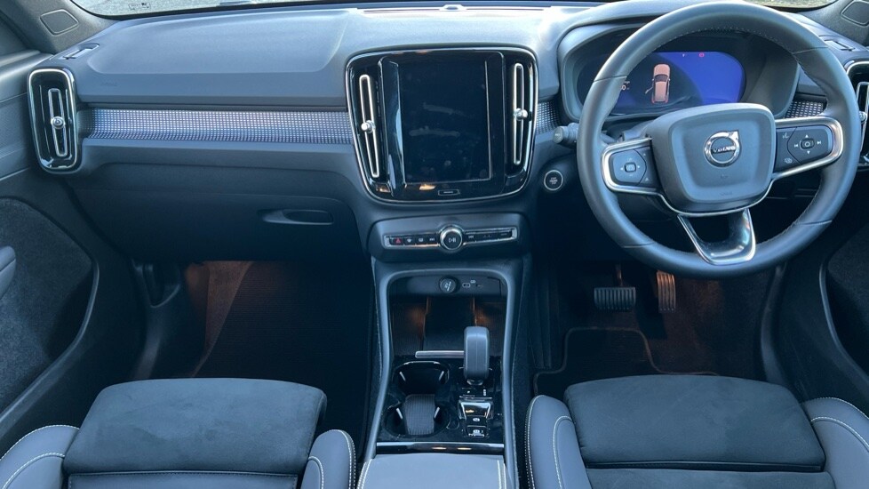Used Volvo XC40 2024 for sale - 76872700: Photo 21