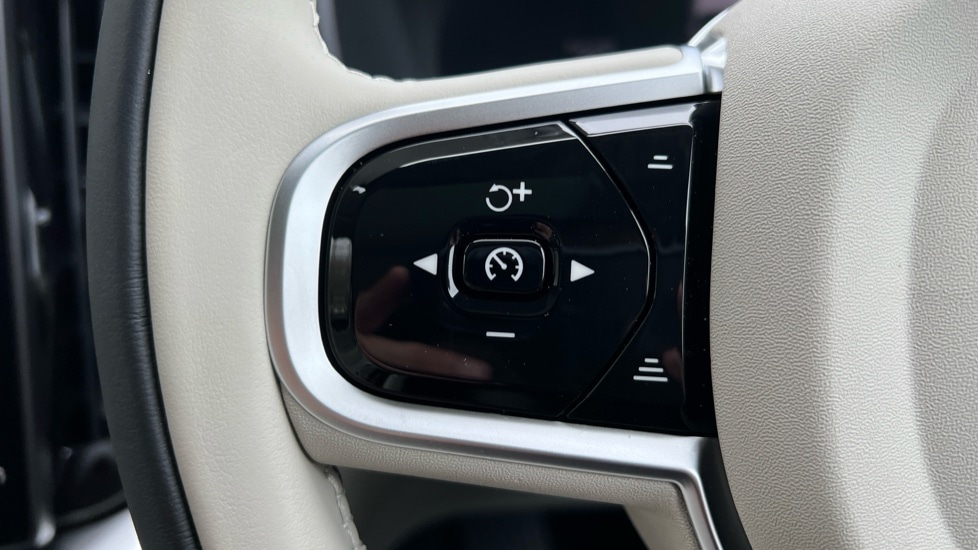 Used Volvo XC90 2025 for sale - 76773345: Photo 38