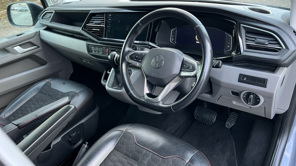 Used Volkswagen Transporter 2022 for sale - 76874216: Photo 9