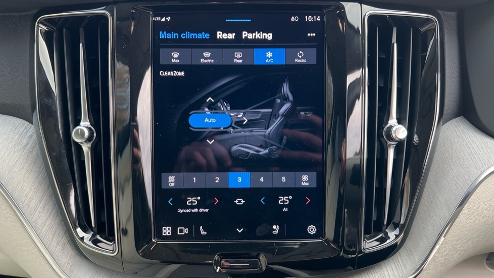 Used Volvo XC60 2025 for sale - 76780287: Photo 35