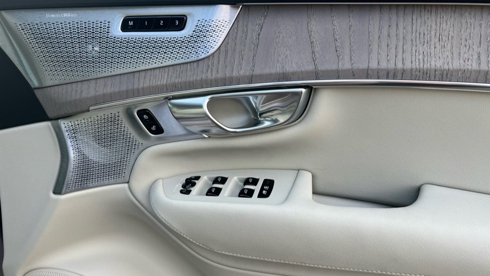 Used Volvo XC90 2025 for sale - 77047601: Photo 15