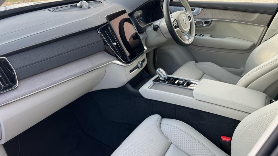 Used Volvo XC90 2025 for sale - 77047601: Photo 4