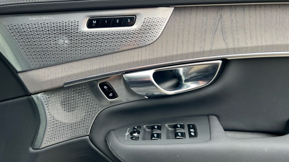 Used Volvo XC90 2025 for sale - 76487410: Photo 15