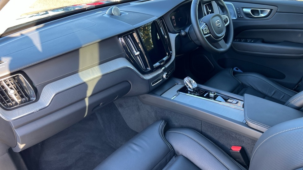 Used Volvo XC60 2025 for sale - 77057760: Photo 4