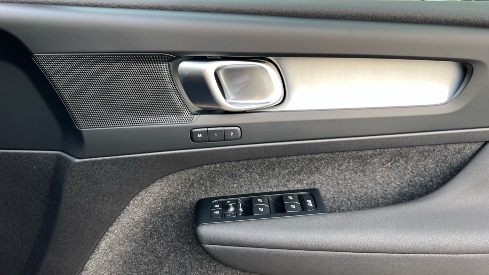 Used Volvo XC40 2025 for sale - 76894802: Photo 15