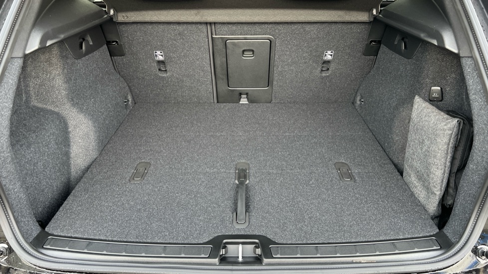 Used Volvo XC40 2025 for sale - 76894802: Photo 17