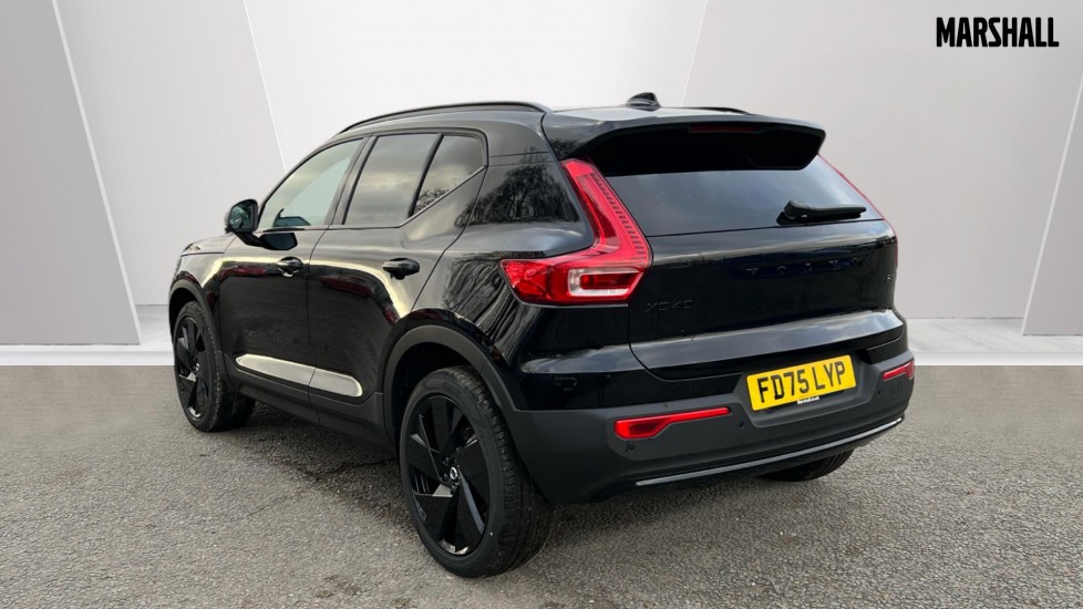 Used Volvo XC40 2025 for sale - 76894802: Photo 2