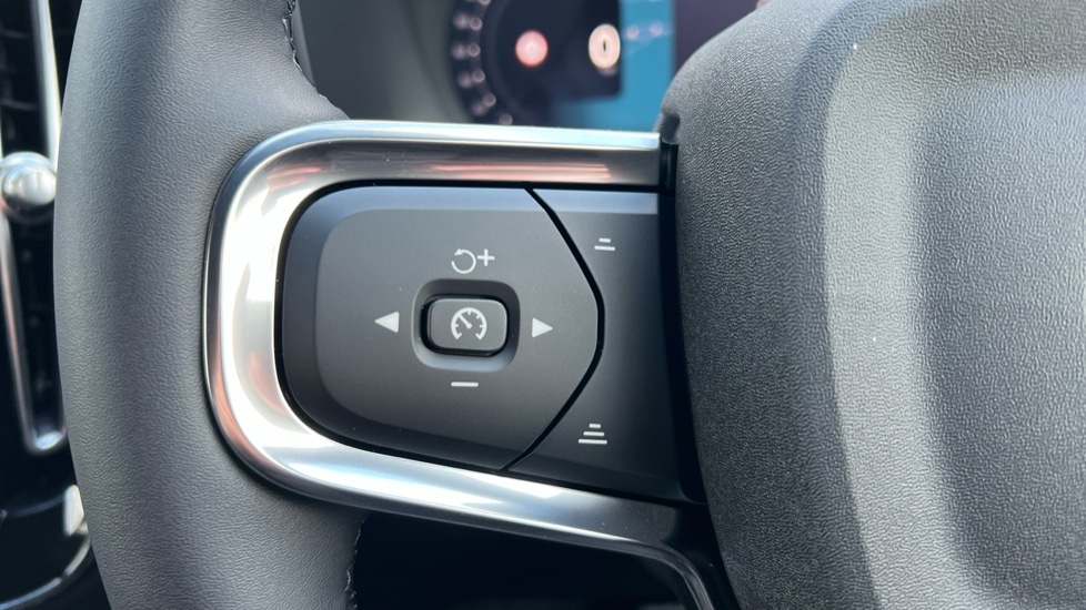 Used Volvo XC40 2025 for sale - 76894802: Photo 37