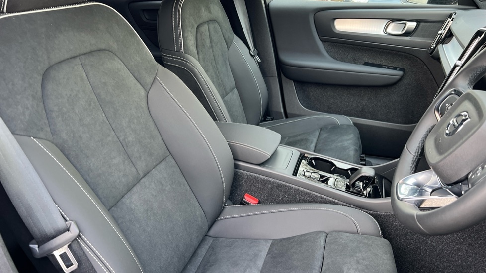 Used Volvo XC40 2025 for sale - 76894802: Photo 9