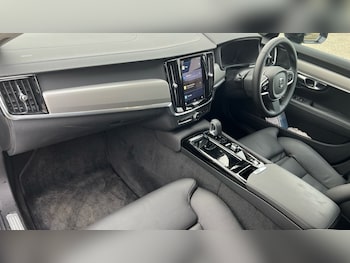 Used Volvo V90 2024 for sale - 75648419: Photo