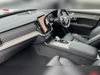 Used Volvo XC90 2025 for sale - 76067077: Photo 4