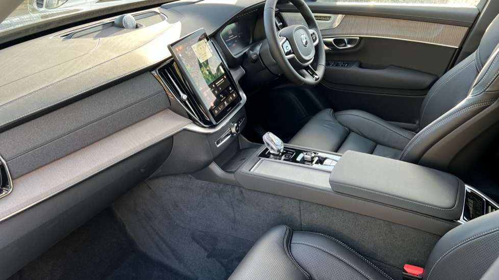 Used Volvo XC90 2025 for sale - 76140211: Photo 4
