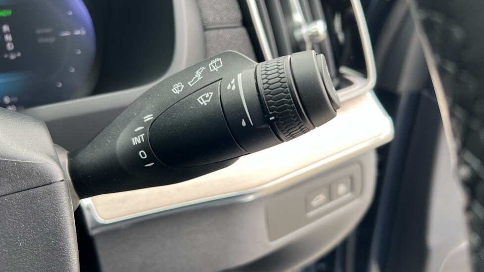 Used Volvo XC90 2025 for sale - 76067095: Photo 28