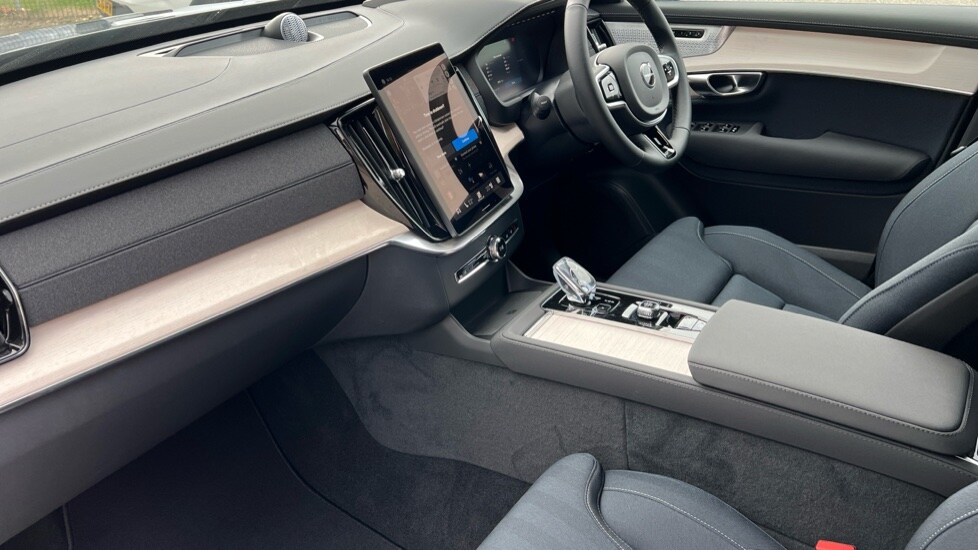 Used Volvo XC90 2025 for sale - 76067095: Photo 4