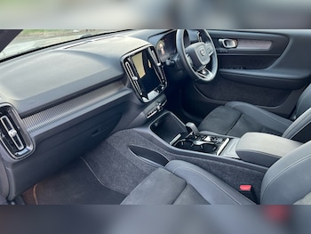Used Volvo XC40 2024 for sale - 76168583: Photo 4