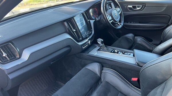 Used Volvo XC60 2018 for sale - 76289813: Photo 4
