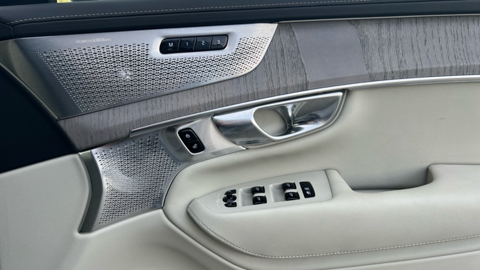 Used Volvo XC90 2025 for sale - 76112445: Photo 15