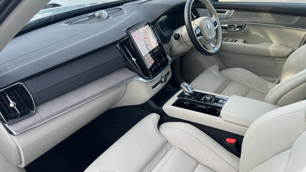 Used Volvo XC90 2025 for sale - 76112445: Photo 4