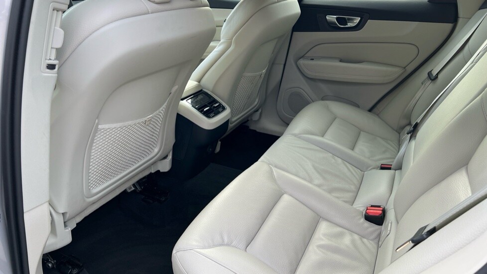 Used Volvo XC60 2025 for sale - 76870438: Photo 10