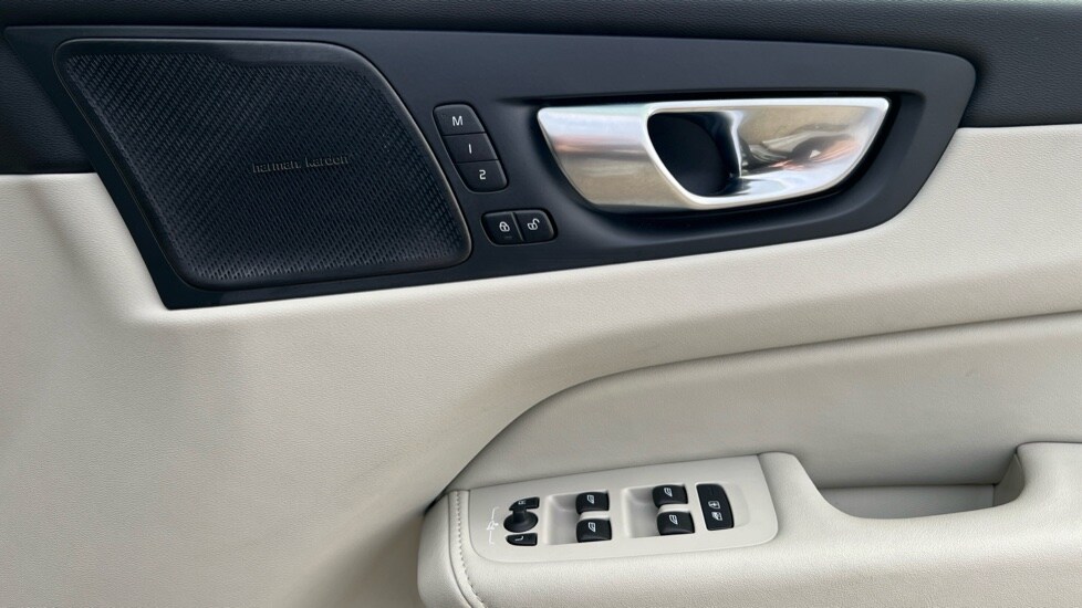 Used Volvo XC60 2025 for sale - 76870438: Photo 15