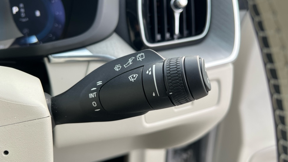 Used Volvo XC60 2025 for sale - 76870438: Photo 28