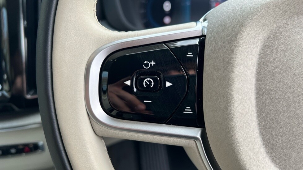 Used Volvo XC60 2025 for sale - 76870438: Photo 37