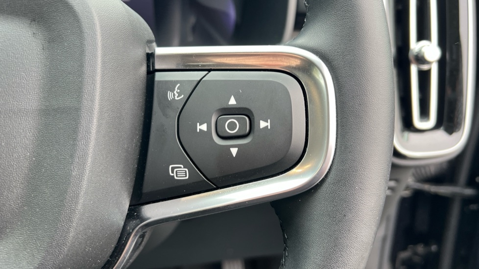 Used Volvo XC40 2024 for sale - 76871692: Photo 19