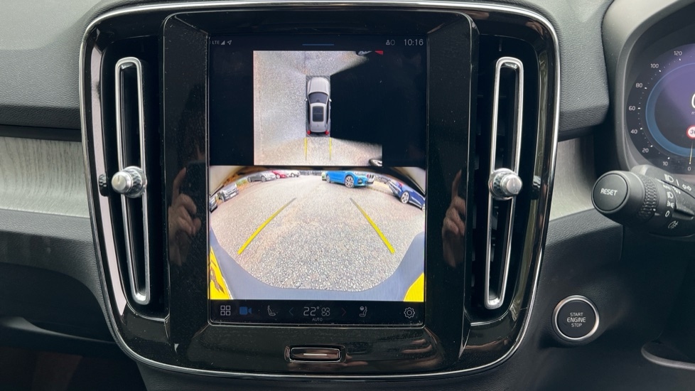 Used Volvo XC40 2024 for sale - 76871692: Photo 32