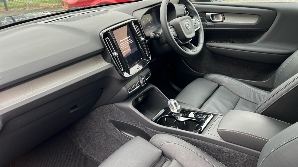 Used Volvo XC40 2024 for sale - 76871692: Photo 4