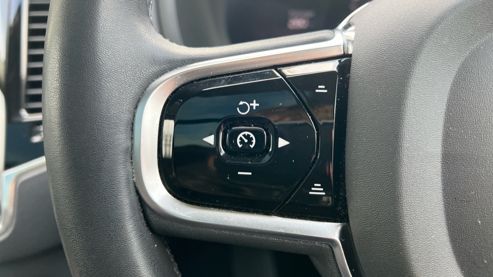 Used Volvo XC90 2023 for sale - 76872790: Photo 38