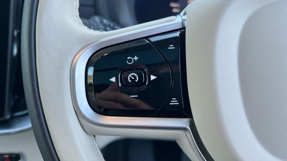 Used Volvo XC90 2025 for sale - 76842126: Photo 18