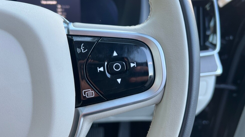 Used Volvo XC90 2025 for sale - 76842126: Photo 19