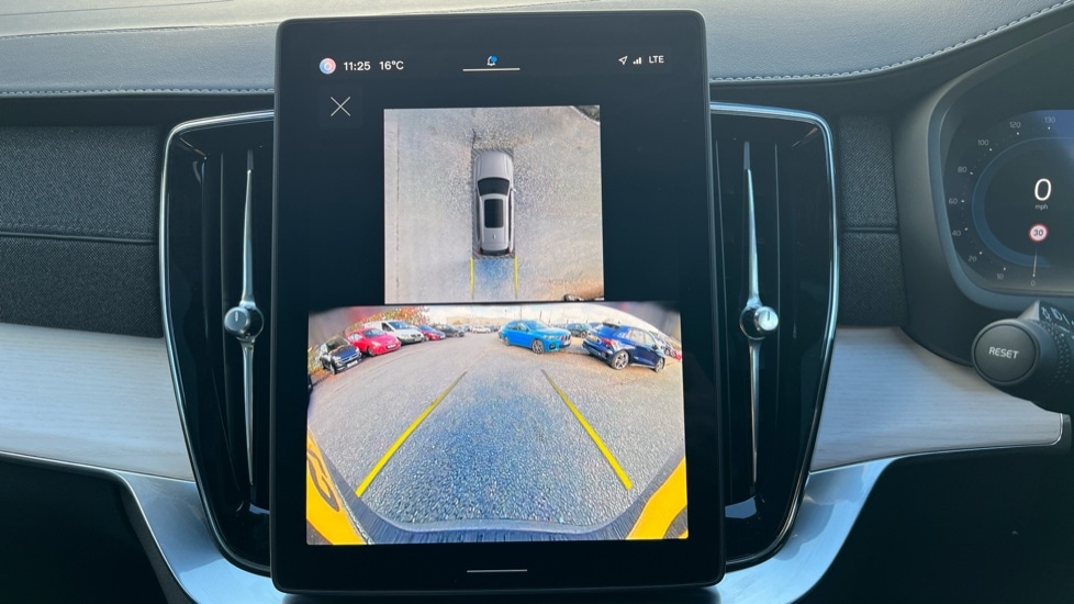 Used Volvo XC90 2025 for sale - 77079082: Photo 32