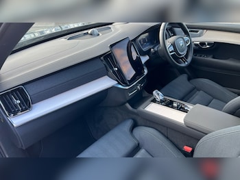 Used Volvo XC90 2025 for sale - 77079082: Photo