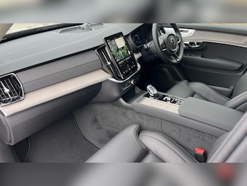 Used Volvo XC90 2025 for sale - 76870420: Photo