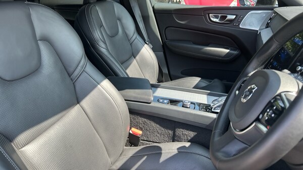 Used Volvo XC60 2024 for sale - 75547387: Photo 9