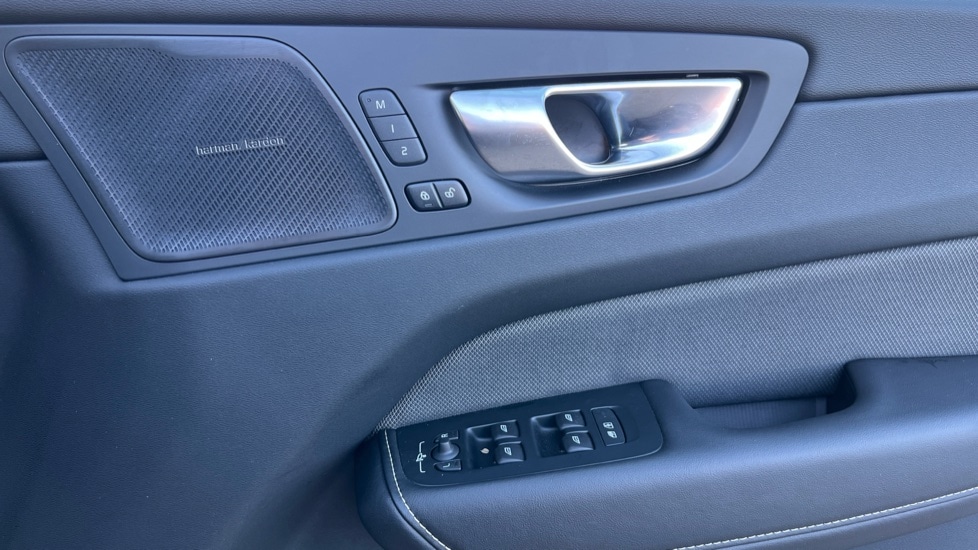 Used Volvo XC60 2025 for sale - 76873339: Photo 15