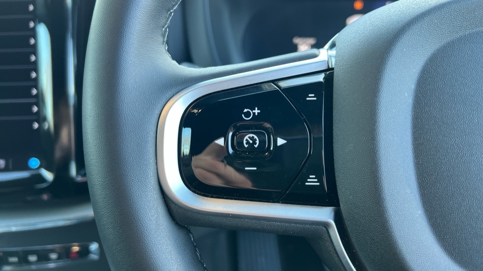 Used Volvo XC60 2025 for sale - 76873339: Photo 18