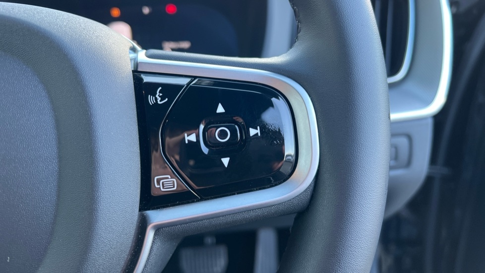 Used Volvo XC60 2025 for sale - 76873339: Photo 19