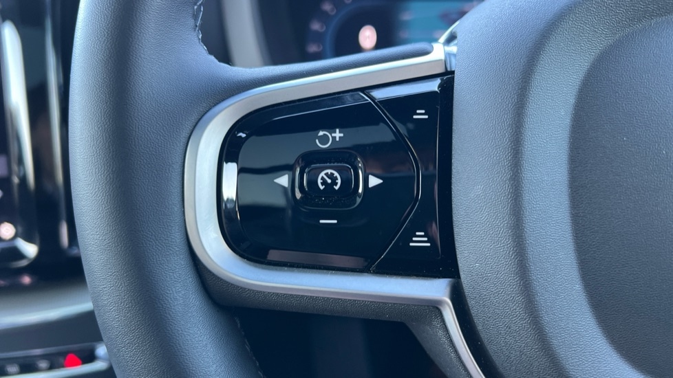 Used Volvo XC60 2025 for sale - 76873339: Photo 38