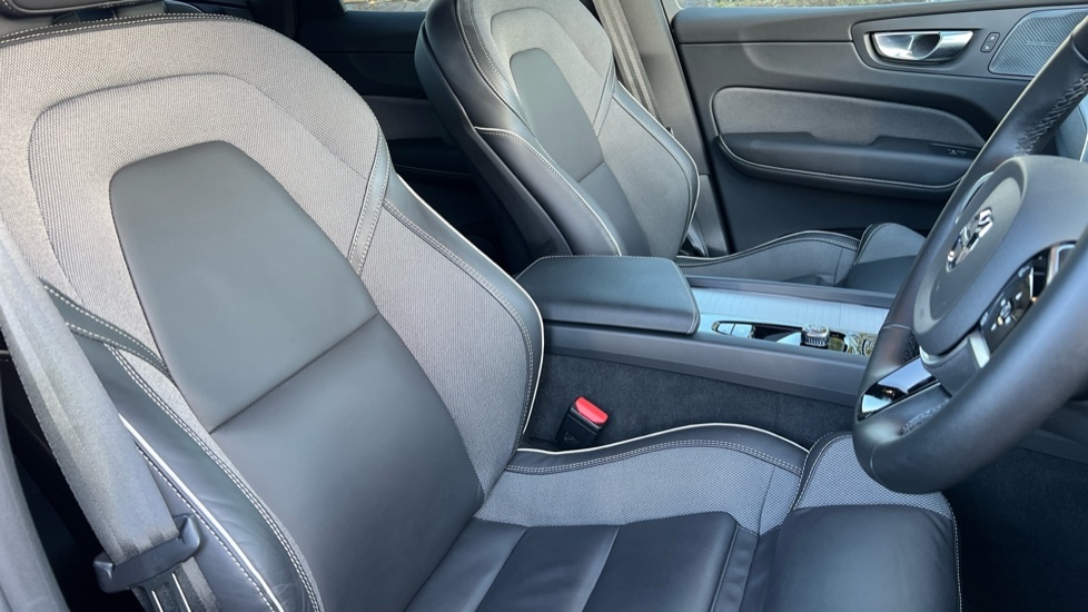 Used Volvo XC60 2025 for sale - 76873339: Photo 9