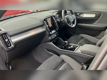 Used Volvo XC40 2025 for sale - 76966622: Photo
