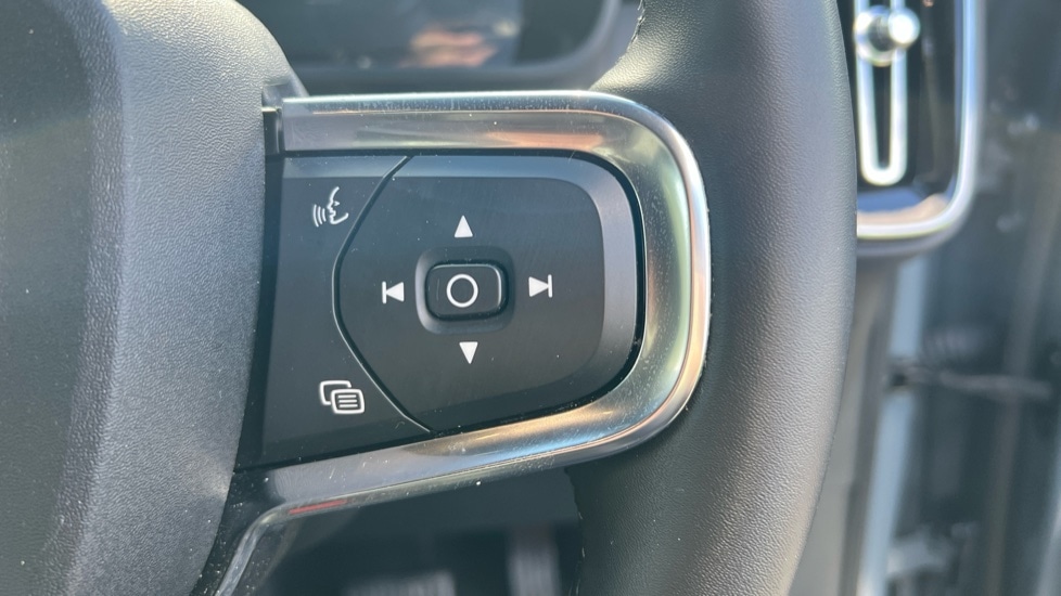 Used Volvo XC40 2023 for sale - 76079402: Photo 19