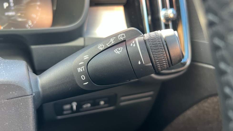 Used Volvo XC40 2023 for sale - 76079402: Photo 28