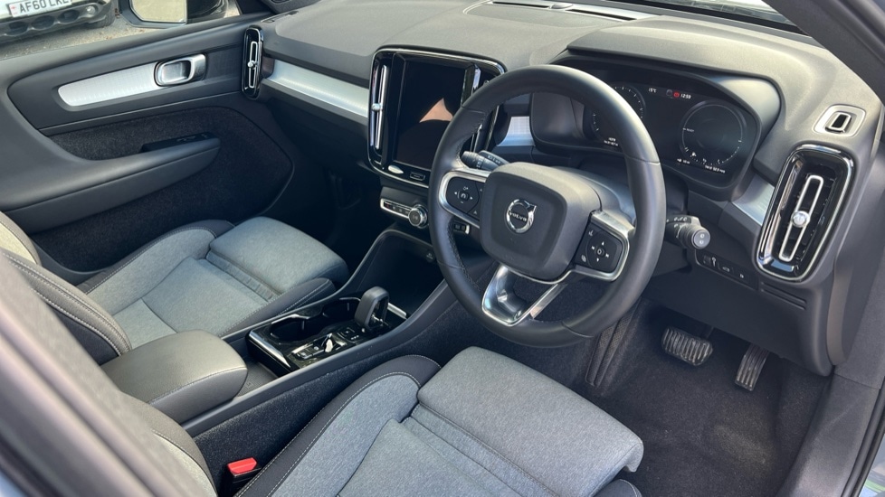 Used Volvo XC40 2023 for sale - 76079402: Photo 5