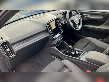 Used Volvo XC40 2025 for sale - 76523581: Photo